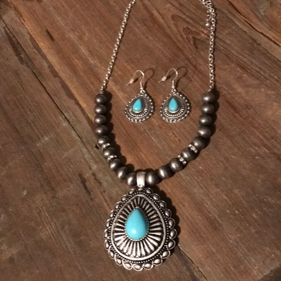 ICON Jewelry - Teardrop oval necklace and earrings